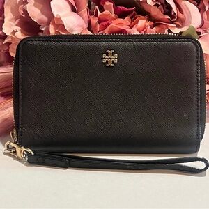 ✨Tory Burch Black Wristlet Clutch